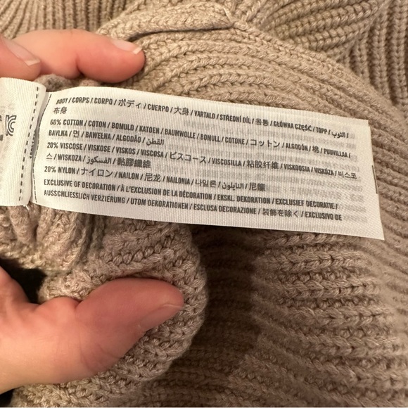 Abercrombie & Fitch Sleeveless Sweater - Picture 5 of 5